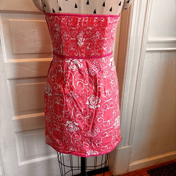 Vintage Lilly Pulitzer Strapless Dress
Y2K Palm Beach Vibes
Pink & White Cotton - Picture 5 of 12